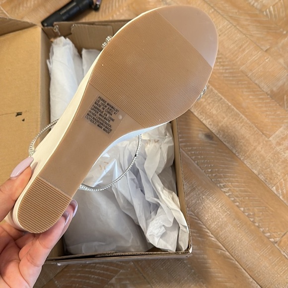 NEW Just Fab Rhinestone Perrie Minimalist White Wedge Heel Slip-on Sandal - Picture 12 of 12